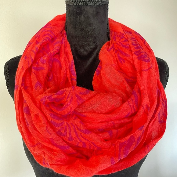 Infinity scarf 🧣 - Picture 1 of 2